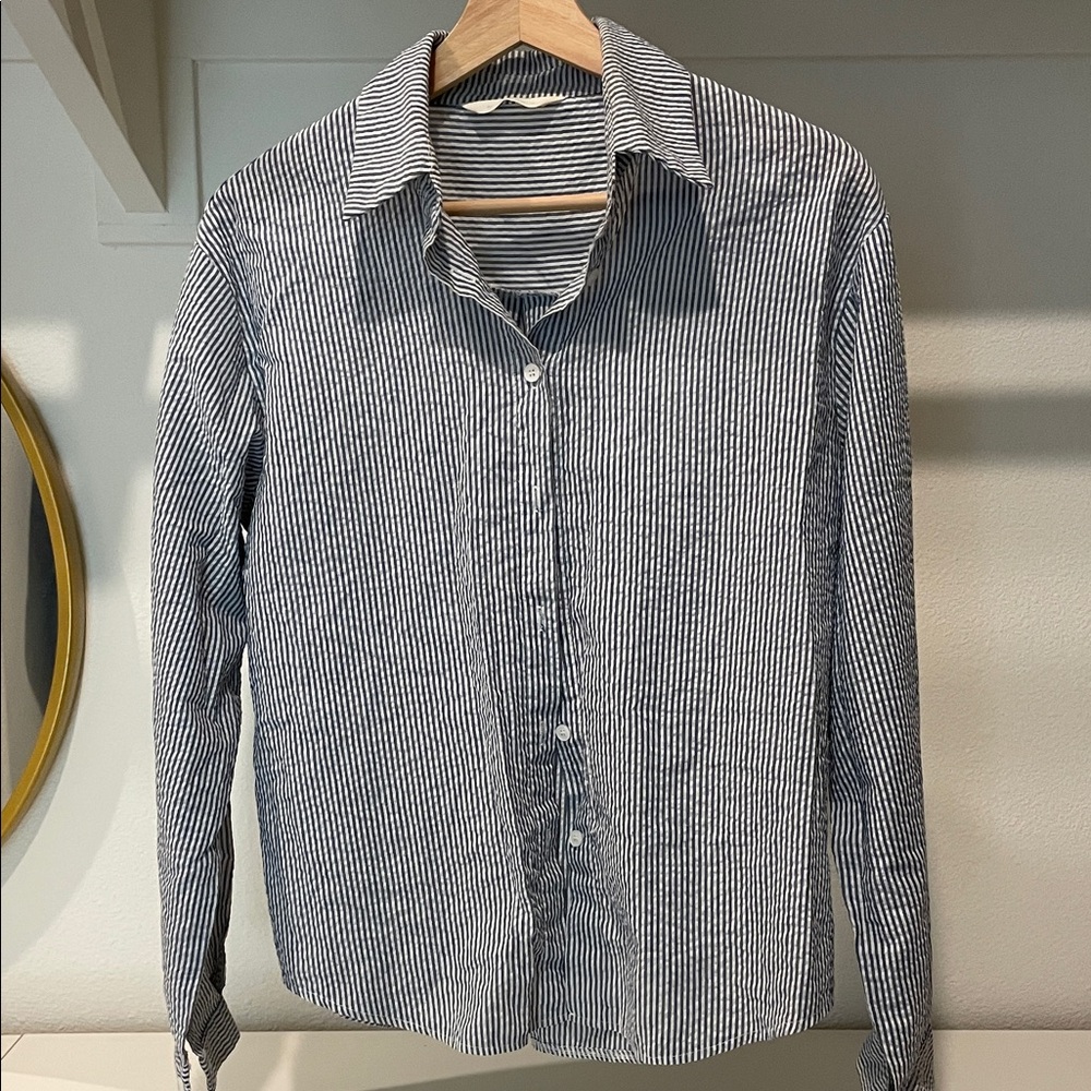 Seersucker Button Down WOMEN  Shirt (NOT A J. CREW) size. S
